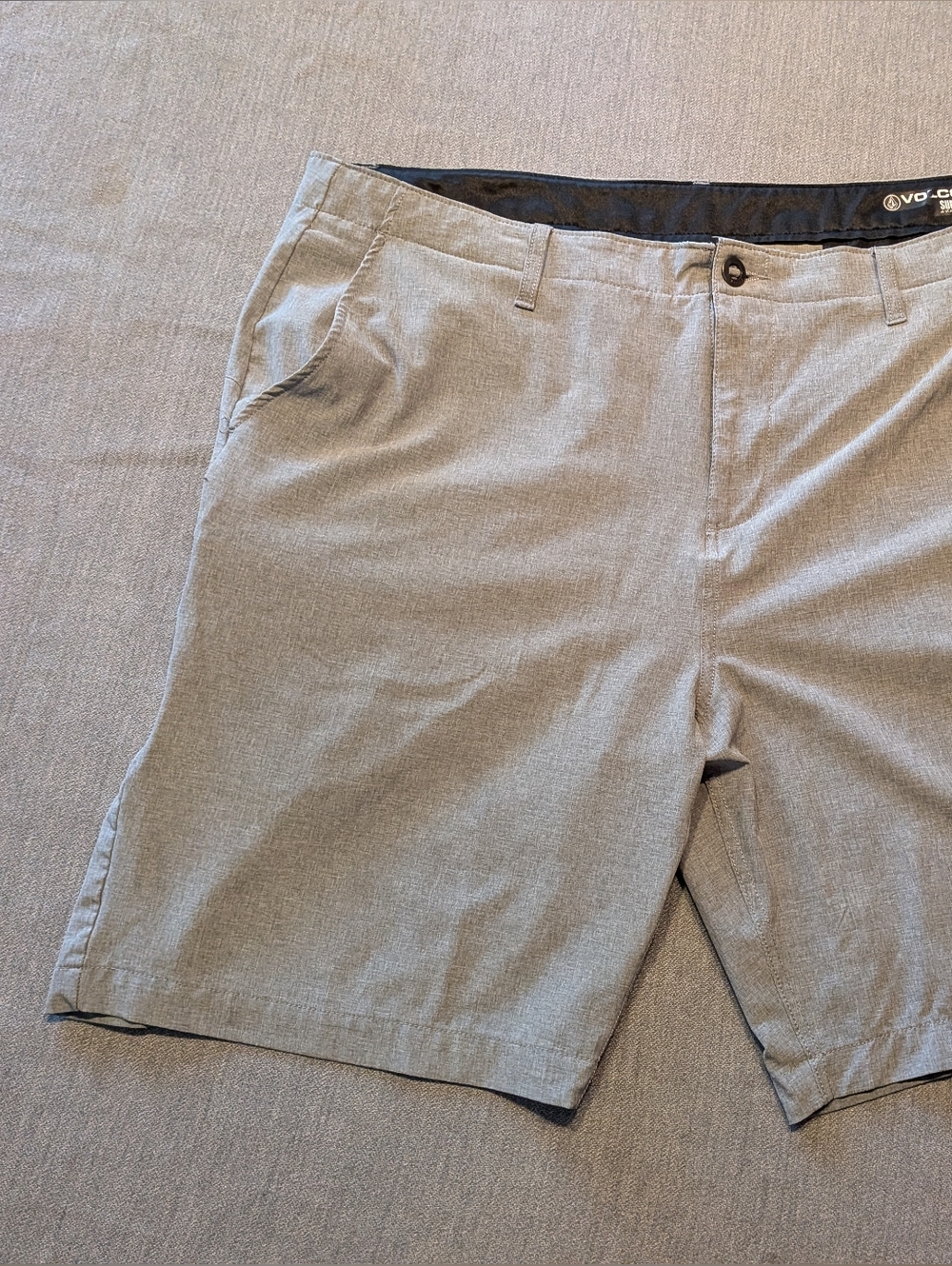 Volcom Surf and Turf 4 Way Stretch Shorts Size 42 Mens Gray Hybrid Casual Skate